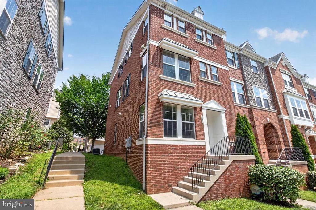 27 FAIRBANKS DRIVE , GAITHERSBURG, MD 20877