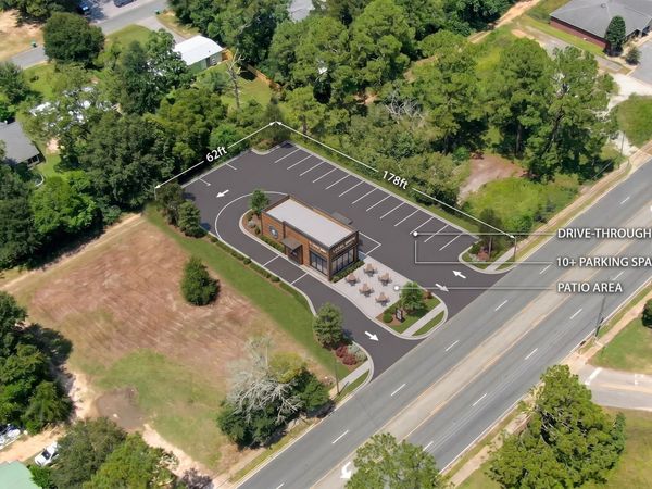 850 N Ferdon Boulevard, Crestview, FL 32536