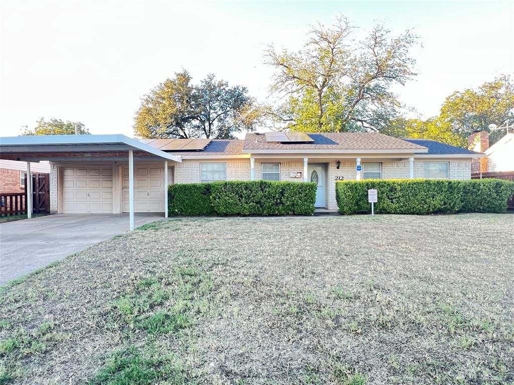 212 Straw Road, Saginaw, TX 76179 Main Photo