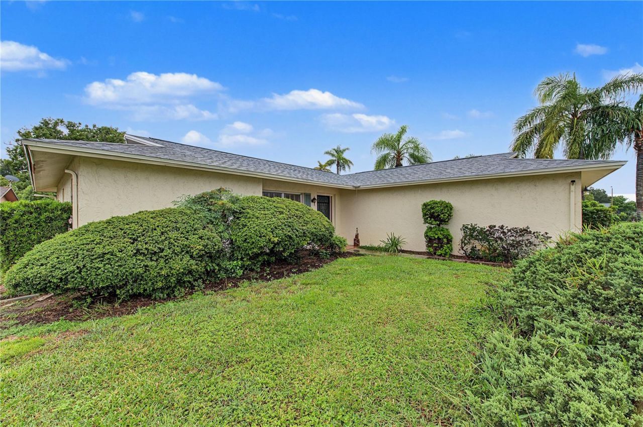 8210 Lora Del Rio Drive , Port Richey, FL 34668 Photo