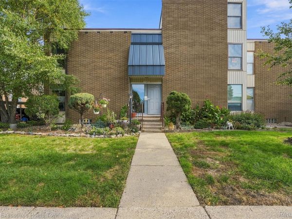 27 Dickinson Street, Unit A, Mt Clemens, Mi 48043