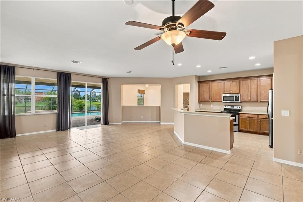 8091 Allamanda Ct, Lehigh Acres, FL 33972 Photo