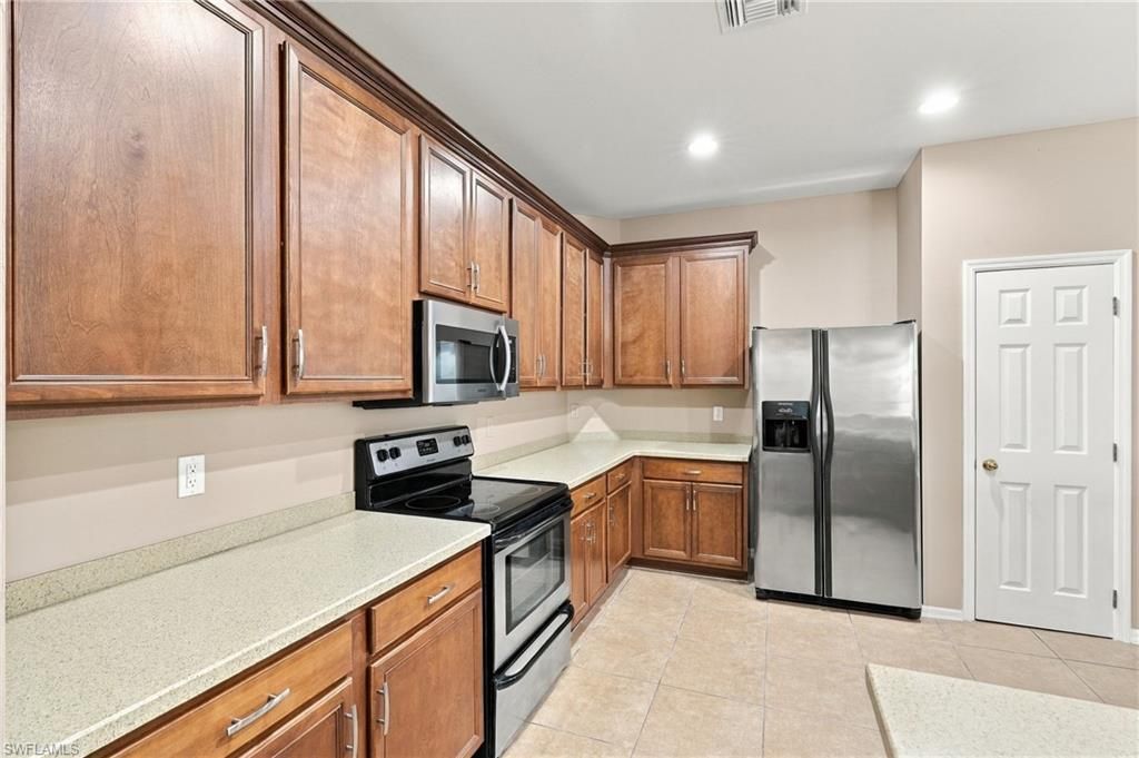 8091 Allamanda Ct, Lehigh Acres, FL 33972 Photo