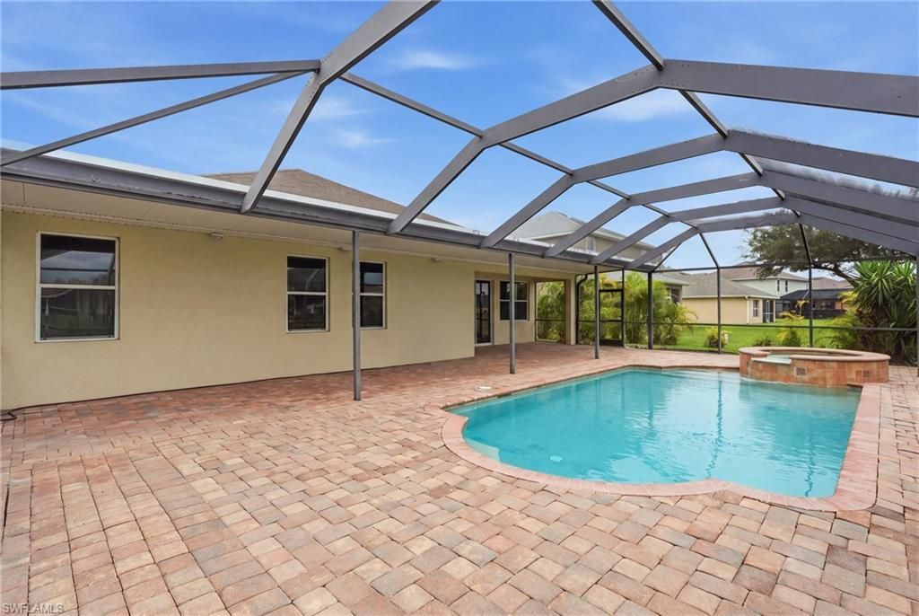 8091 Allamanda Ct, Lehigh Acres, FL 33972 Photo