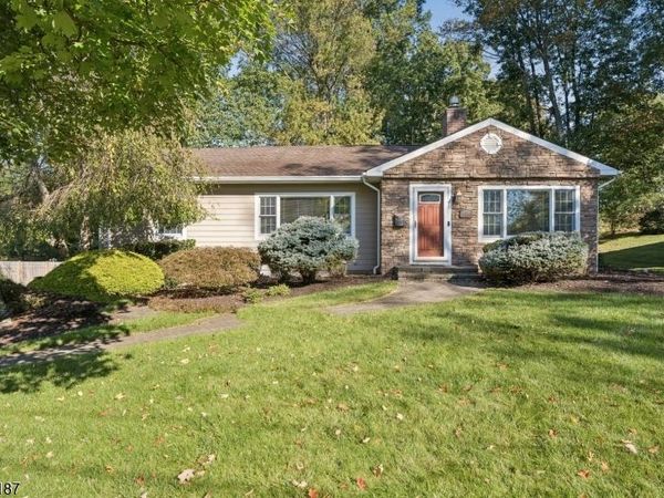 47 Harvey Dr, Summit, NJ 07901