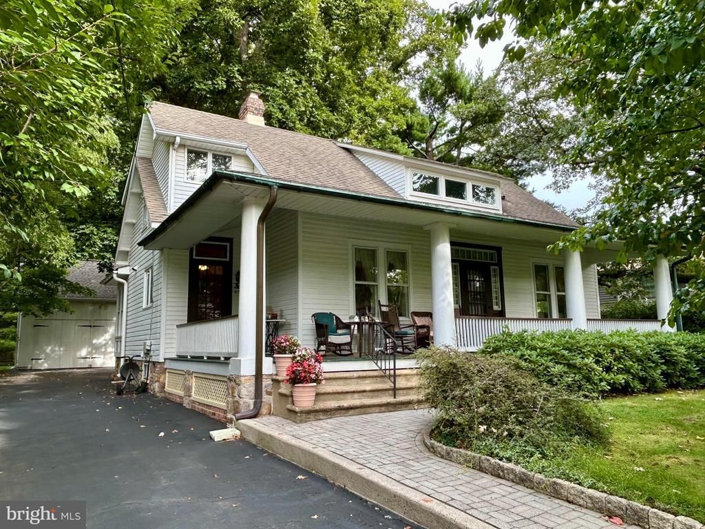 415 E COURT STREET , DOYLESTOWN, PA 18901