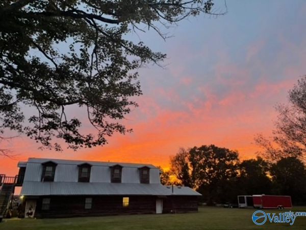 13085 Mooresville Road, Athens, AL 35613