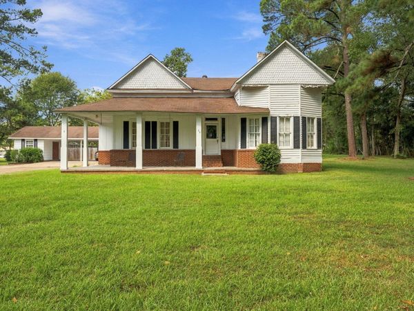 288 Magnolia Dr., Raleigh, MS 39153