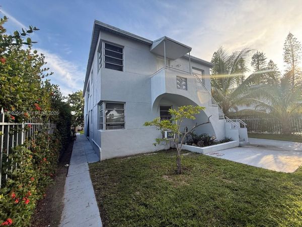 1730 Marseille Dr , Miami Beach, FL 33141