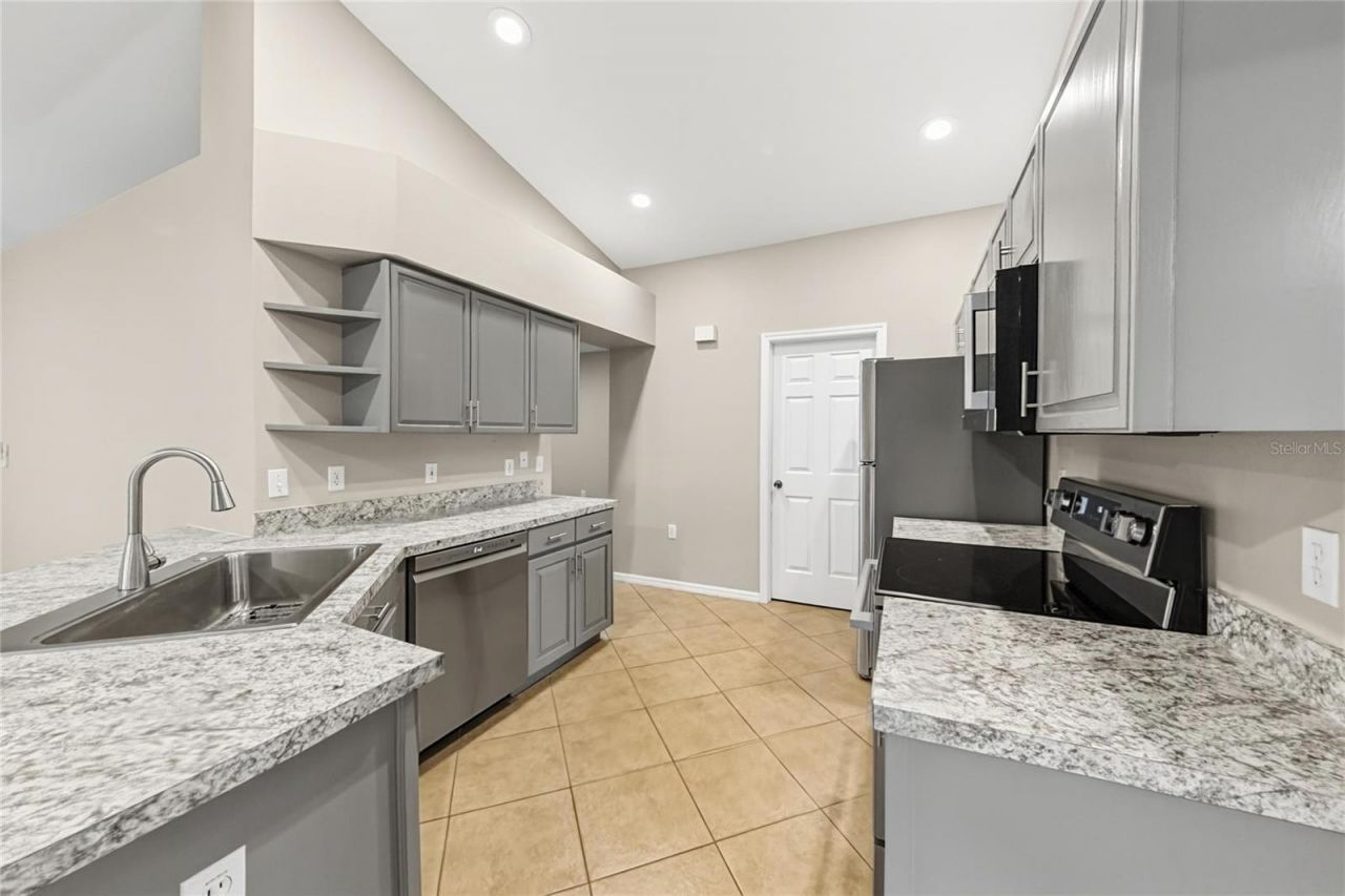 12807 Raysbrook Drive, Riverview, FL 33569 Photo