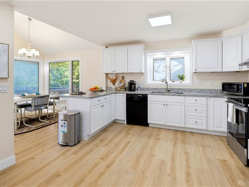 1460 W Alex Bell Road, Washington Township, OH 45459 Photo 17