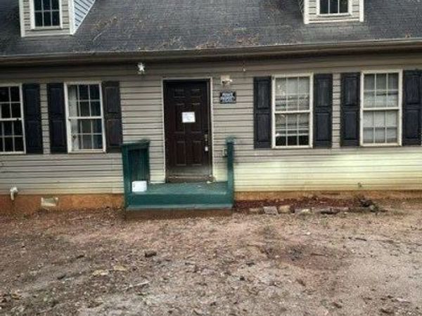 1303 W Solomon St , Griffin, GA 30223