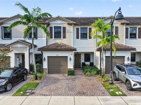 6007 W Paso Fino Pl , Davie, FL 33314