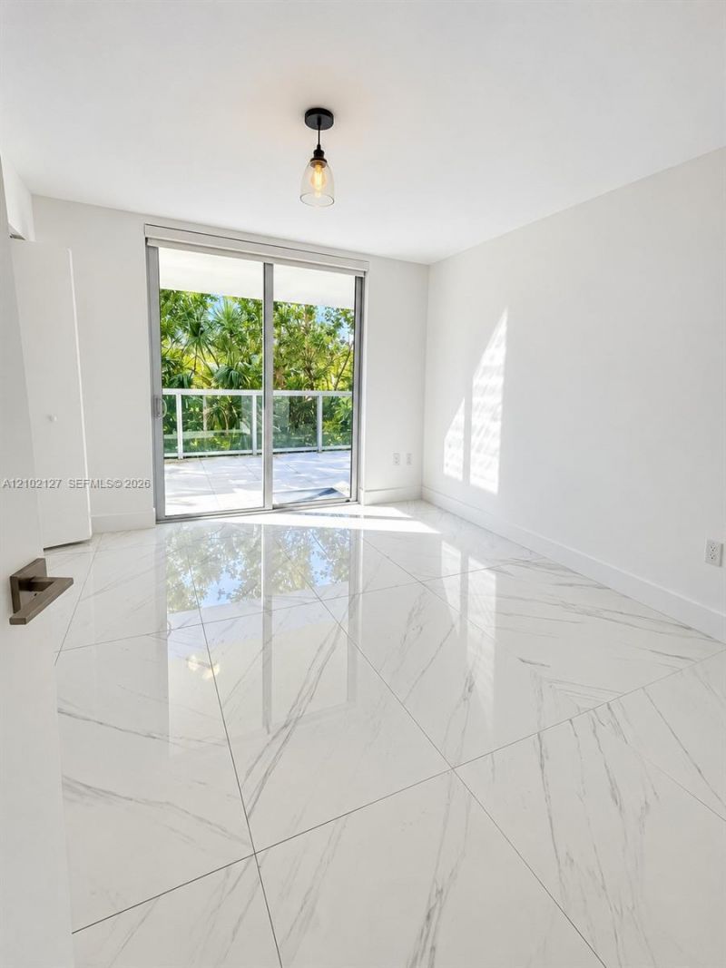 1100 100th St , Unit 302, Bay Harbor Islands, FL 33154 Photo