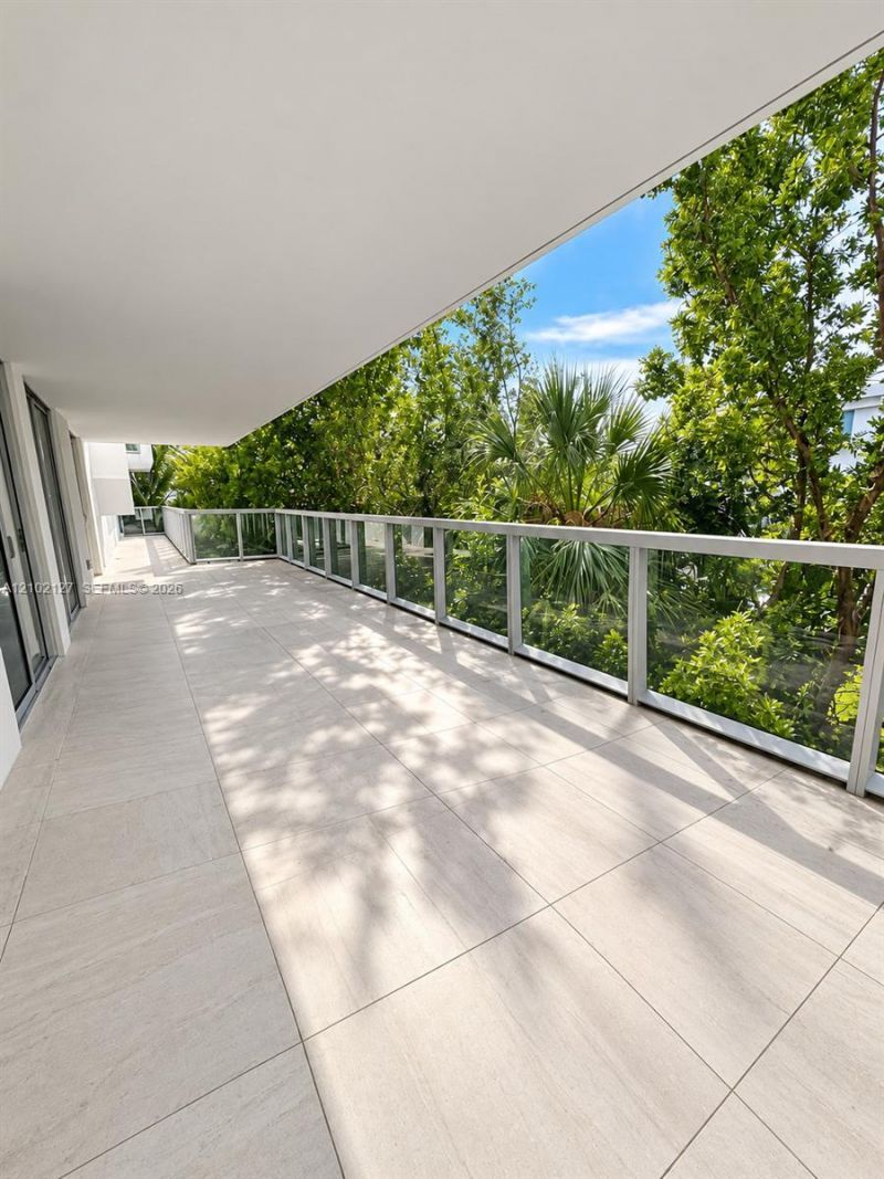 1100 100th St , Unit 302, Bay Harbor Islands, FL 33154 Photo