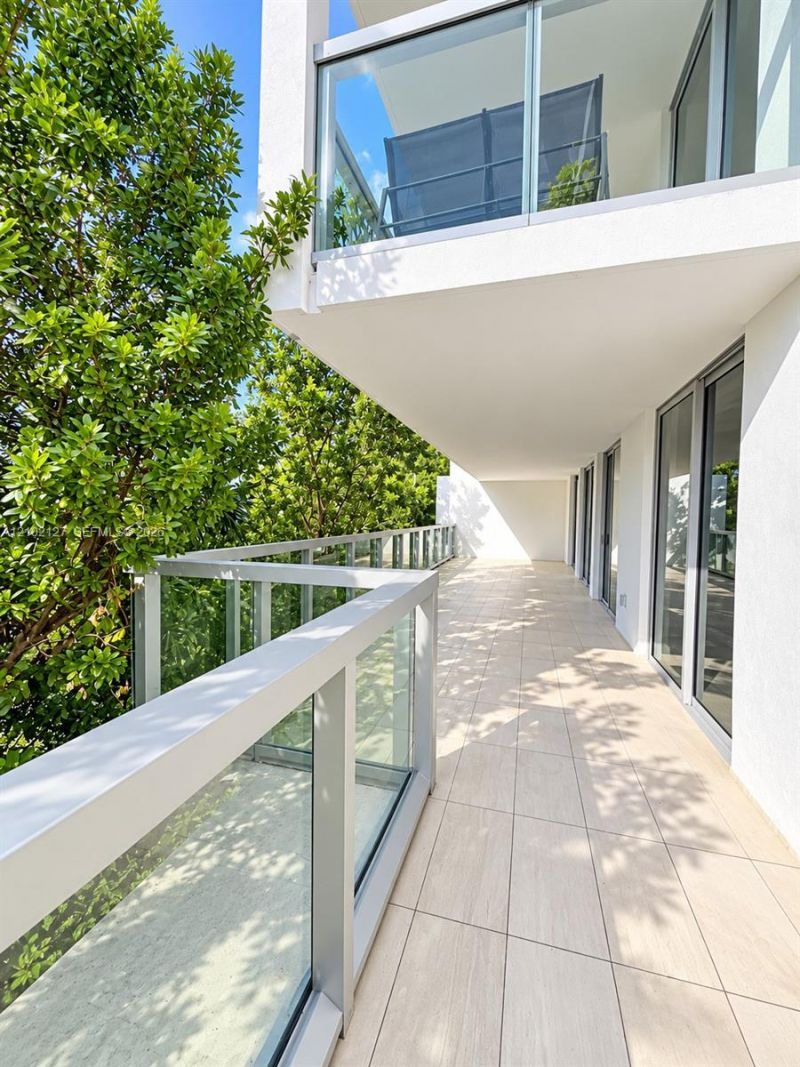 1100 100th St , Unit 302, Bay Harbor Islands, FL 33154 Photo