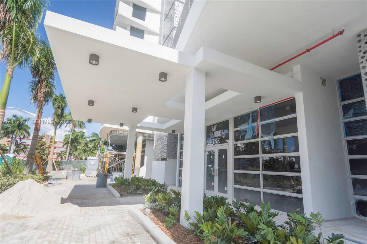 1100 100th St , Unit 302, Bay Harbor Islands, FL 33154 Photo