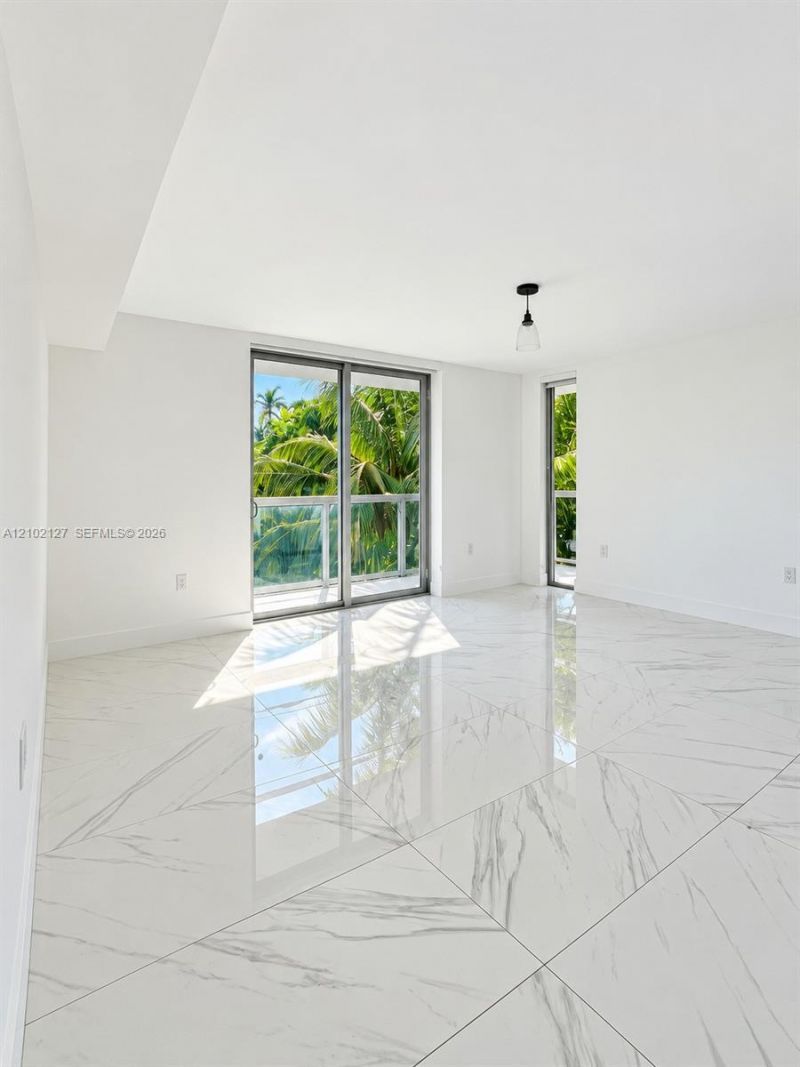 1100 100th St , Unit 302, Bay Harbor Islands, FL 33154 Photo