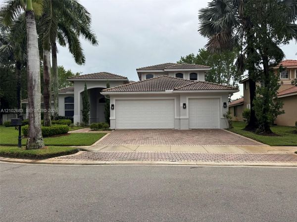 1360 Victoria Isle Dr , Weston, FL 33327