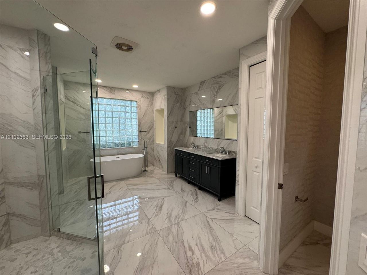 1360 Victoria Isle Dr , Weston, FL 33327 Photo
