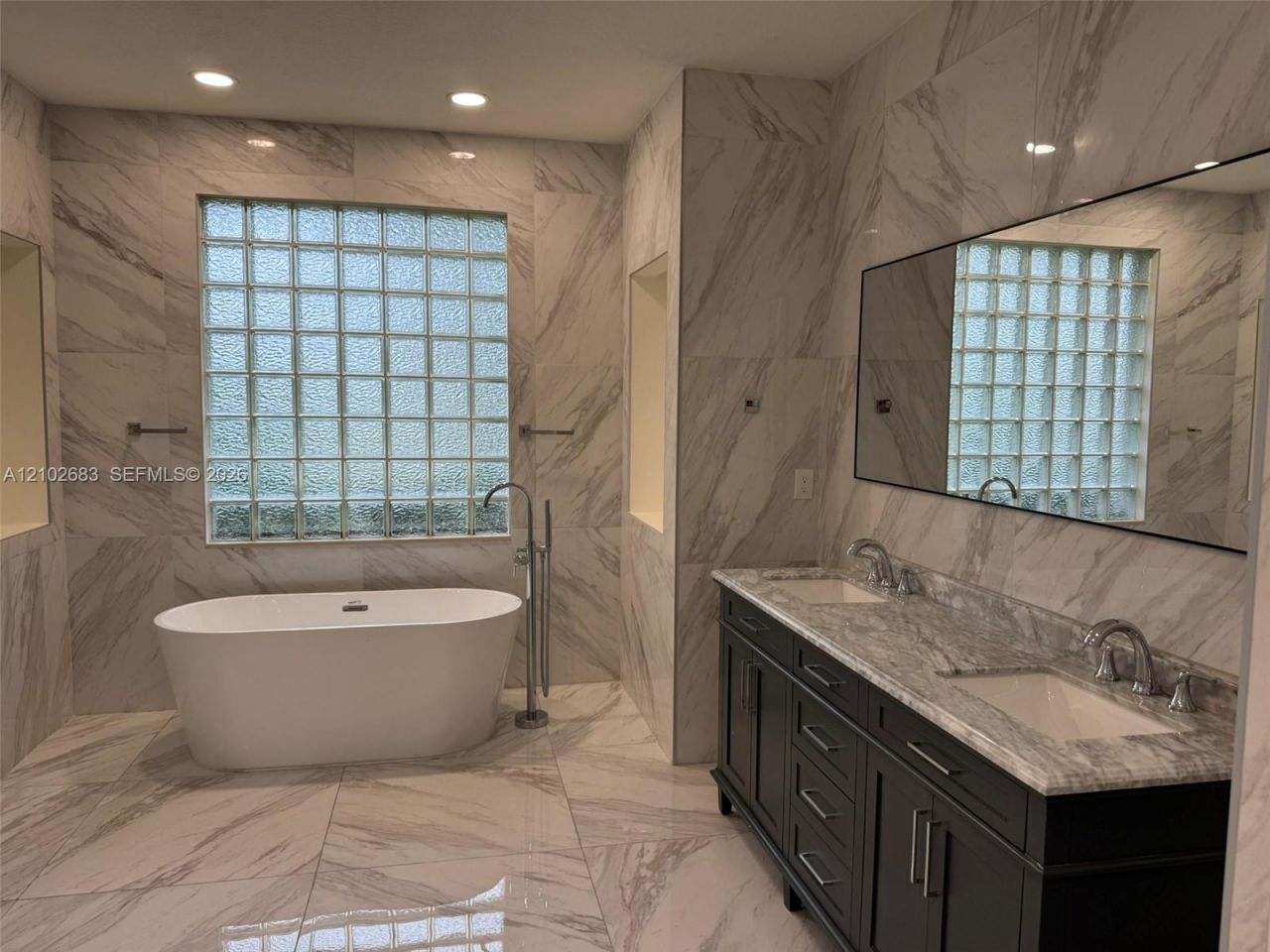 1360 Victoria Isle Dr , Weston, FL 33327 Photo