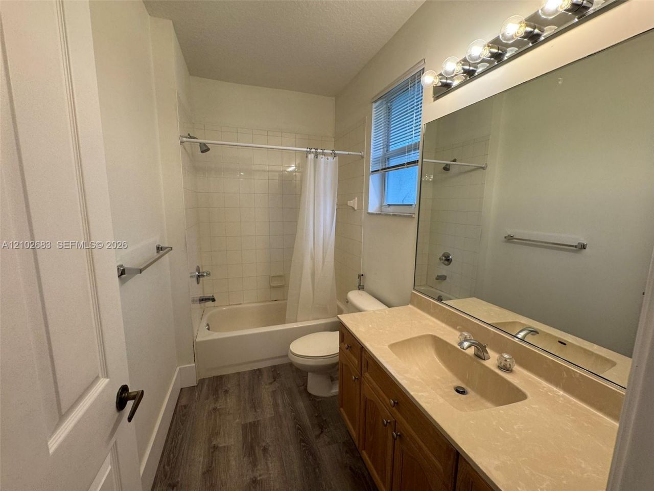 1360 Victoria Isle Dr , Weston, FL 33327 Photo