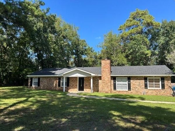 1550 Lartigue Avenue N, Mobile, AL 36605