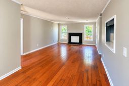 111 Riverwalk Way photo 4
