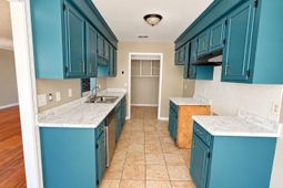 111 Riverwalk Way photo 4