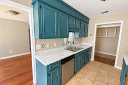 111 Riverwalk Way photo 4