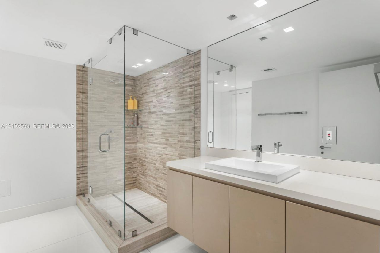 10155 Collins Ave , Unit 1210, Bal Harbour, FL 33154 Photo