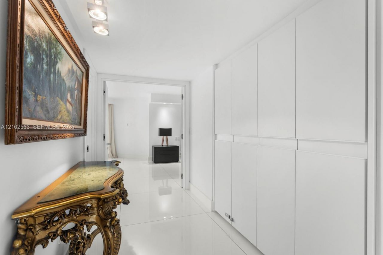 10155 Collins Ave , Unit 1210, Bal Harbour, FL 33154 Photo