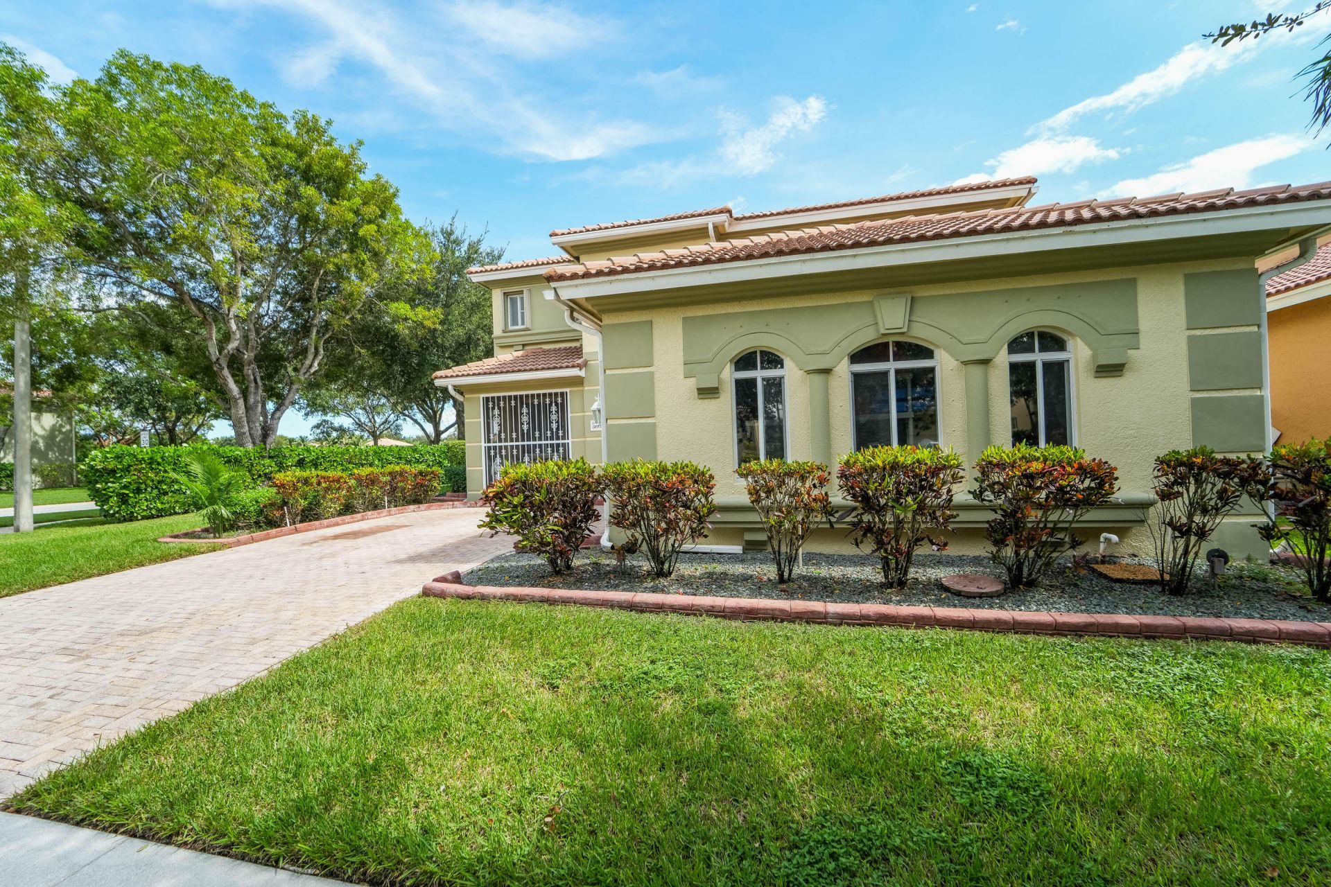 672 Gazetta Way, West Palm Beach, FL 33413 Photo