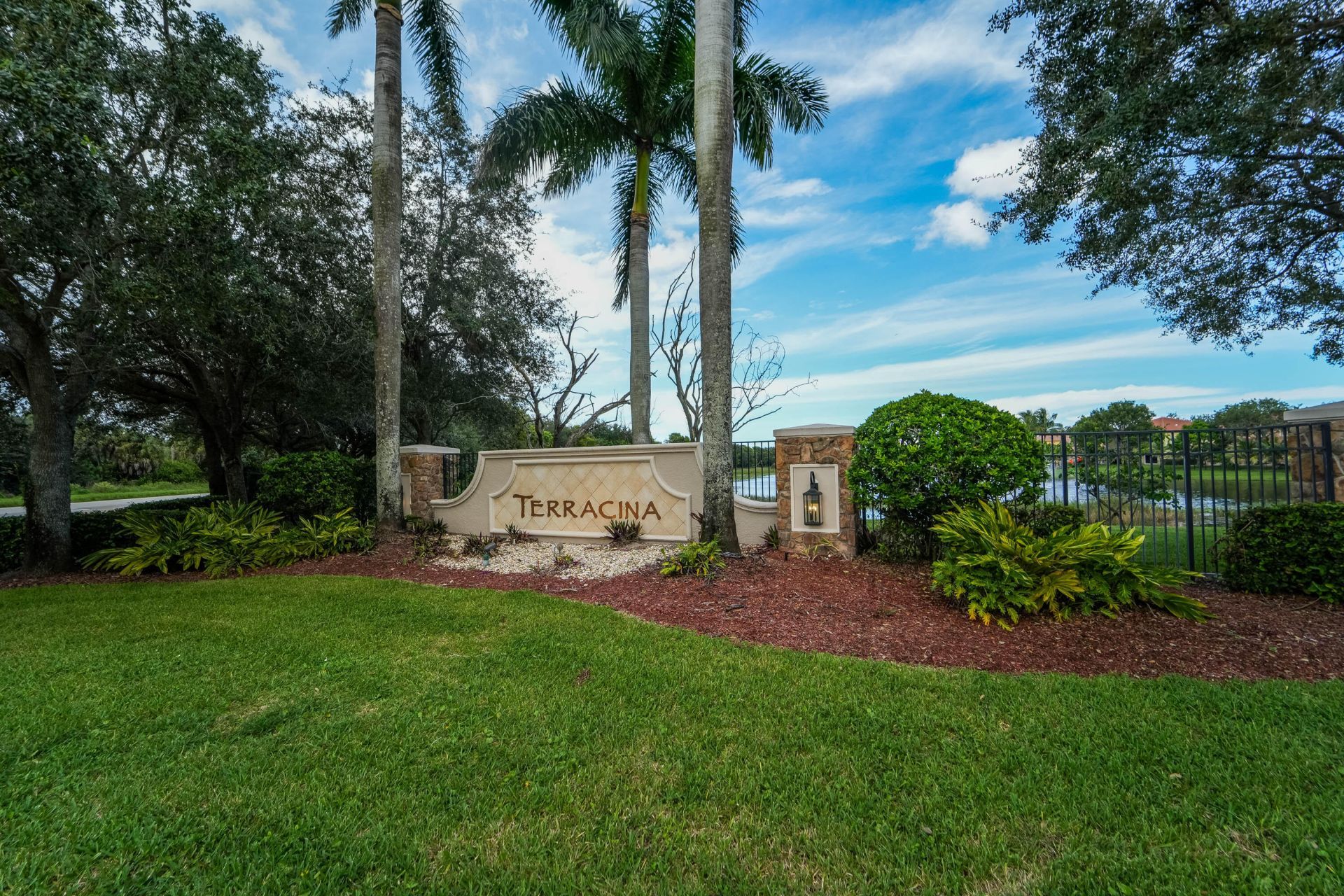 672 Gazetta Way, West Palm Beach, FL 33413 Photo