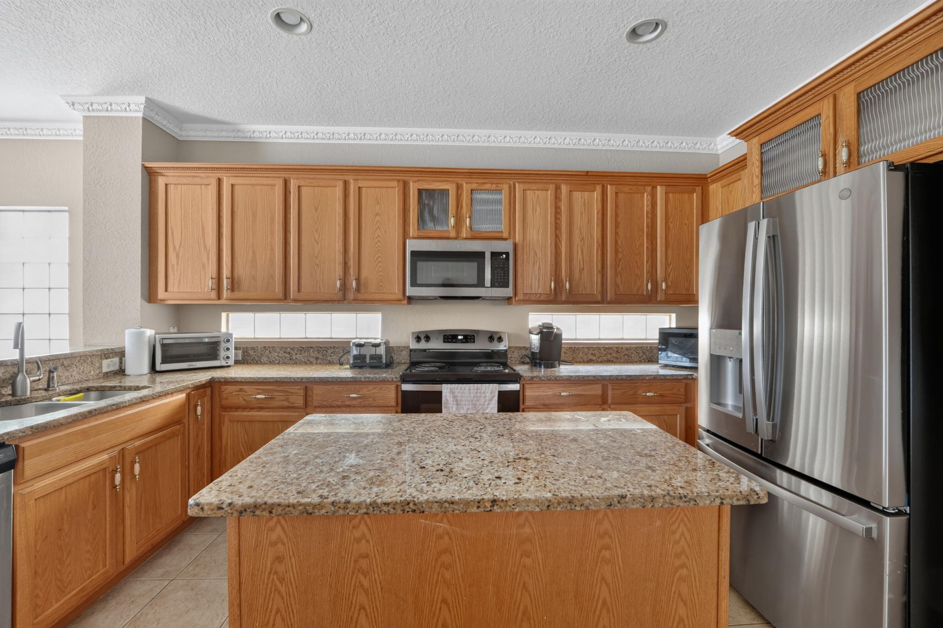 672 Gazetta Way, West Palm Beach, FL 33413 Photo