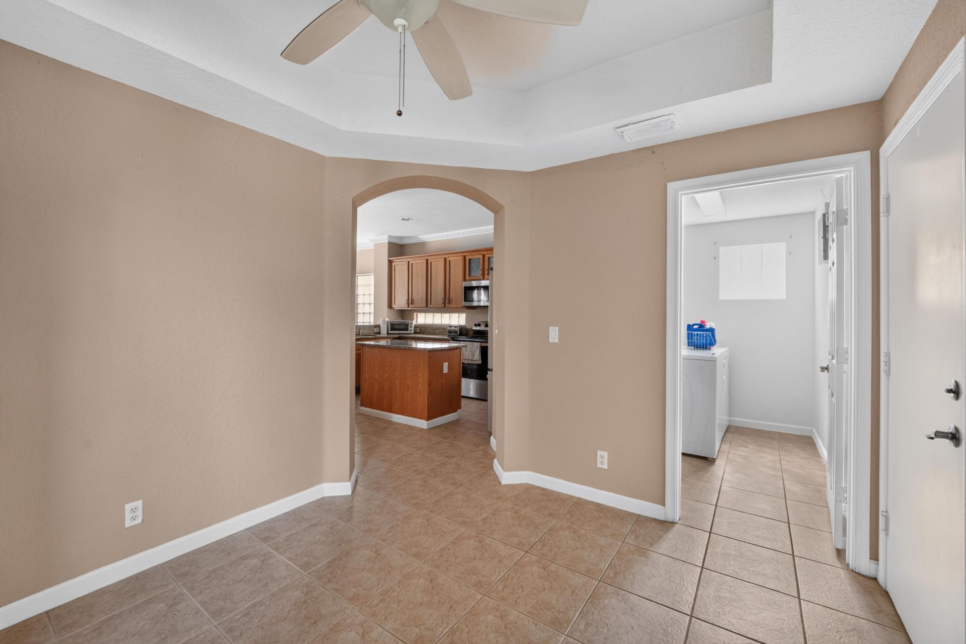 672 Gazetta Way, West Palm Beach, FL 33413 Photo