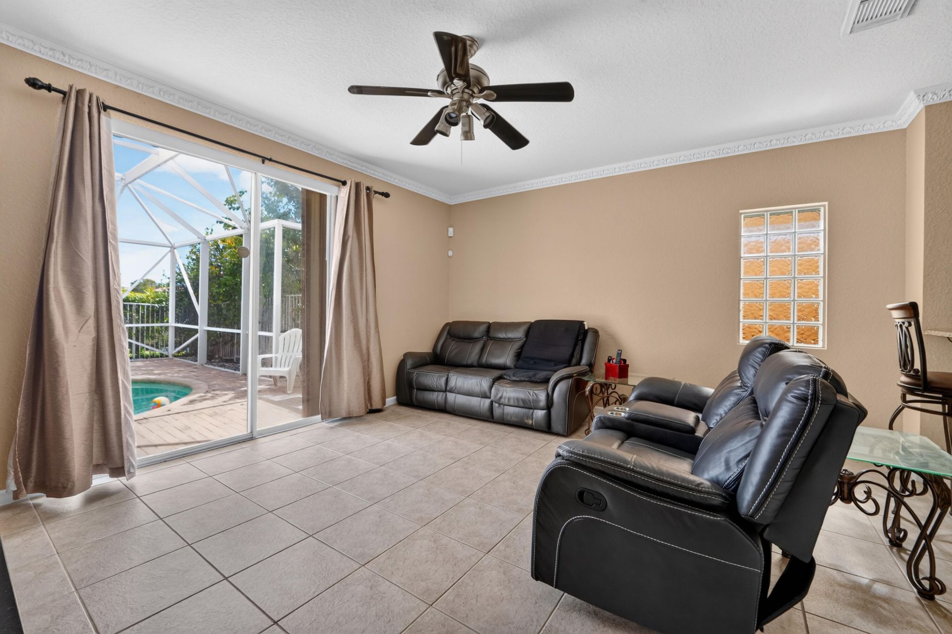 672 Gazetta Way, West Palm Beach, FL 33413 Photo