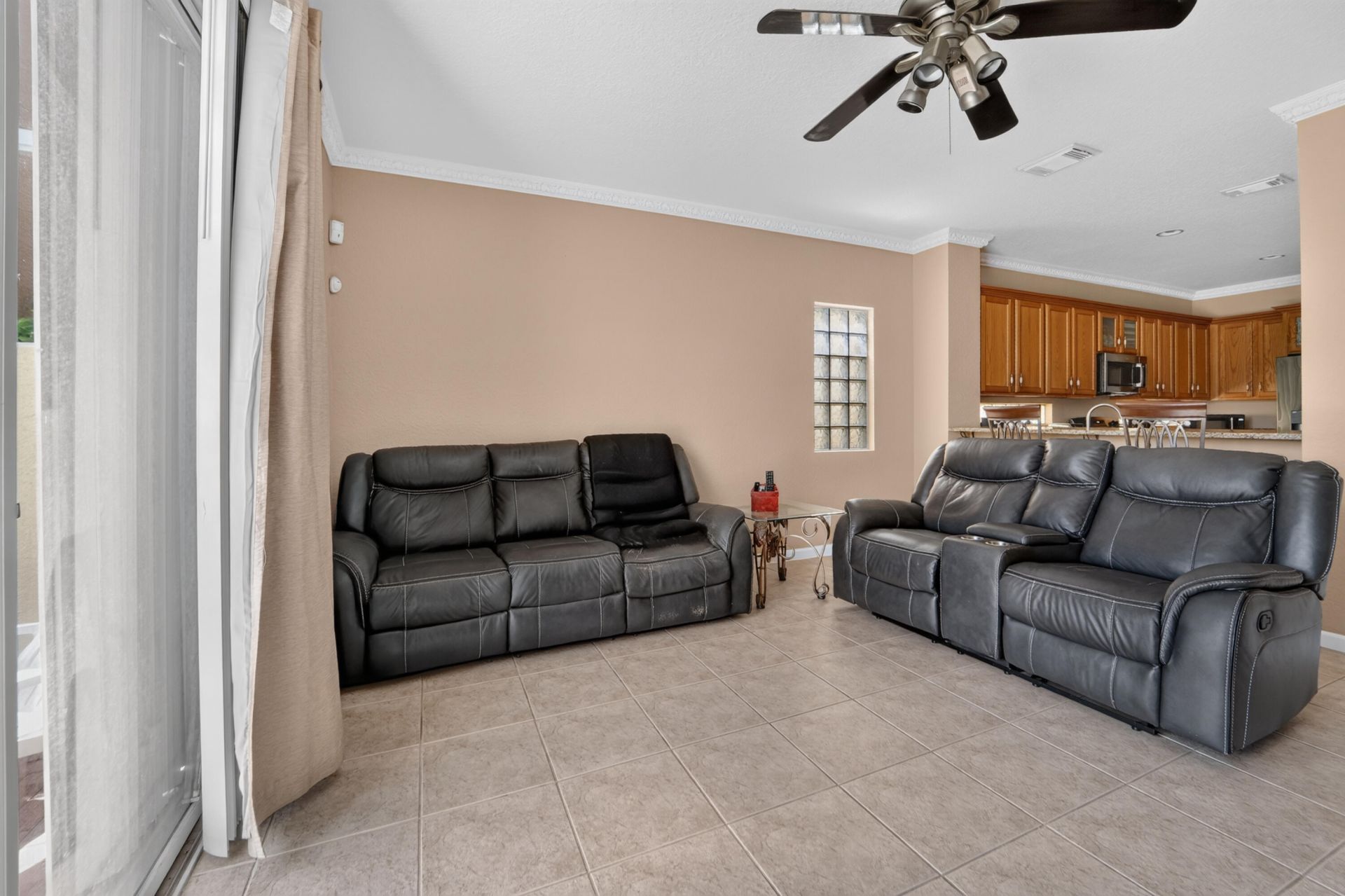 672 Gazetta Way, West Palm Beach, FL 33413 Photo