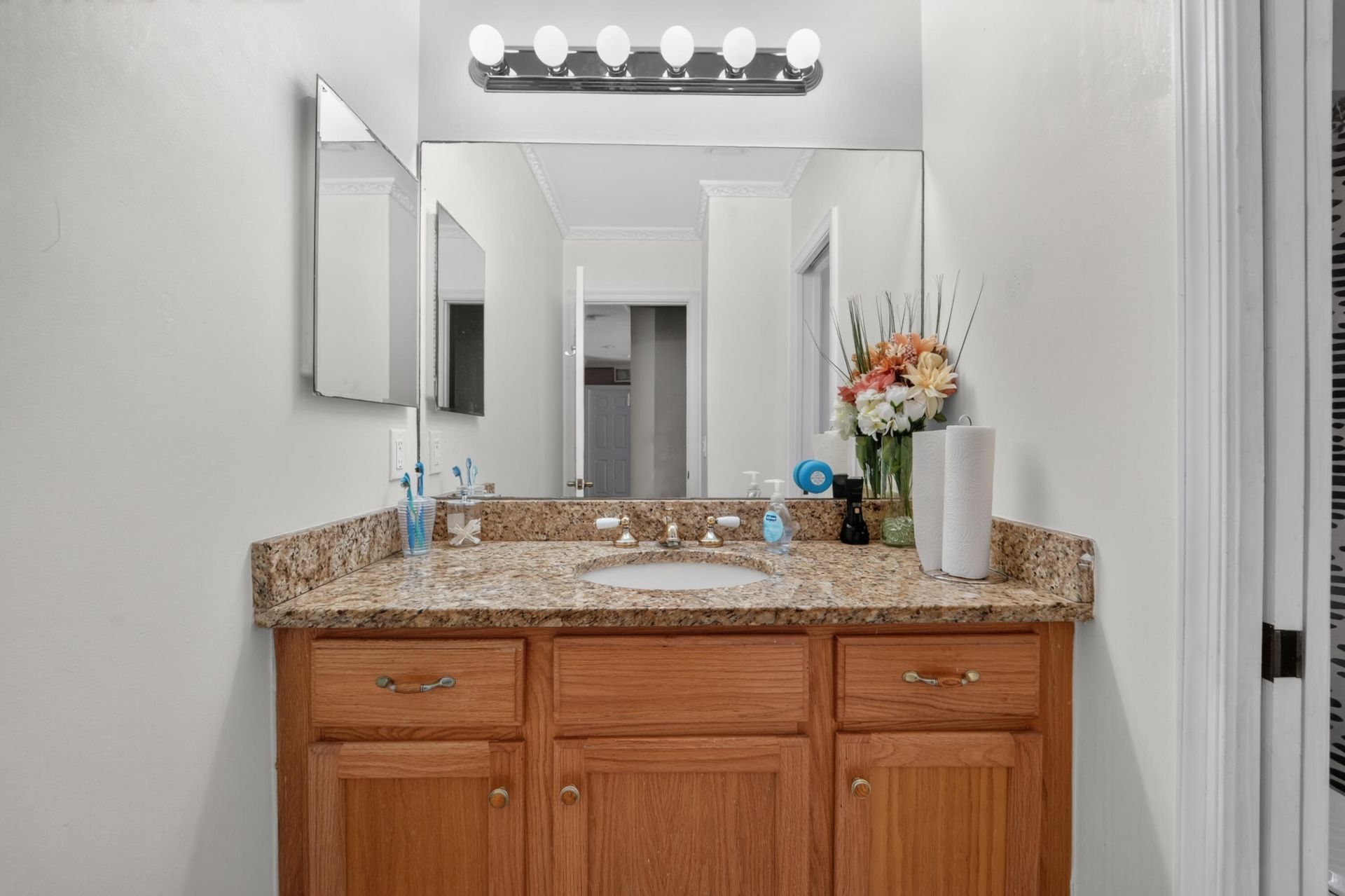 672 Gazetta Way, West Palm Beach, FL 33413 Photo