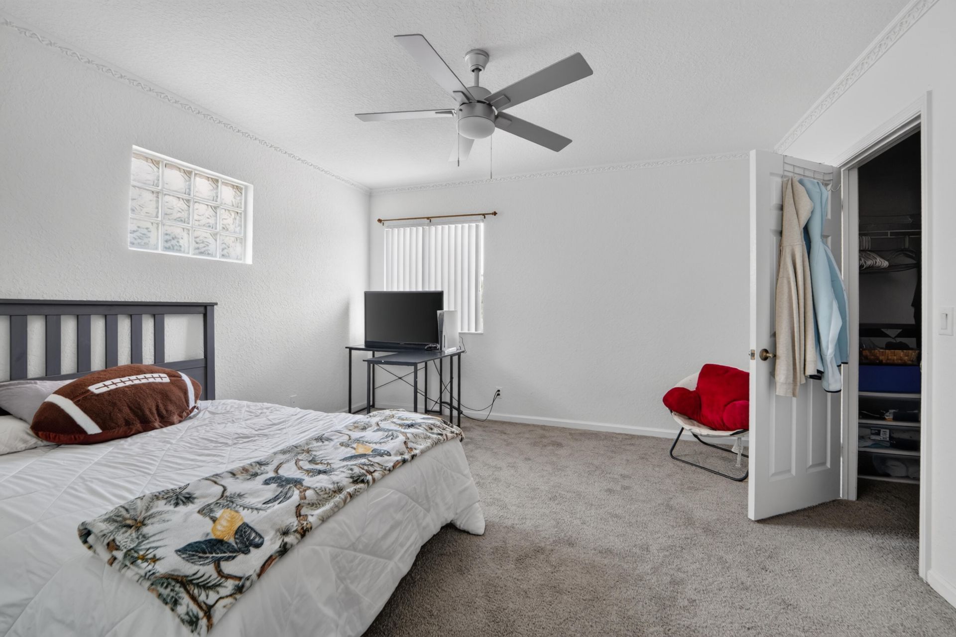 672 Gazetta Way, West Palm Beach, FL 33413 Photo