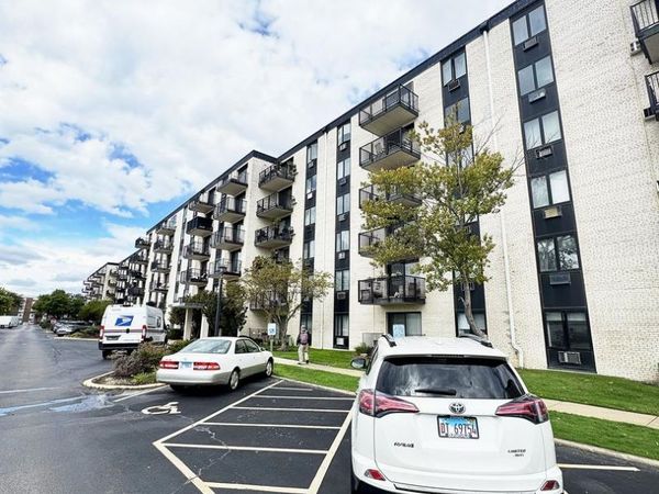 9098 W Terrace Drive , Unit 4-K, Niles, IL 60714