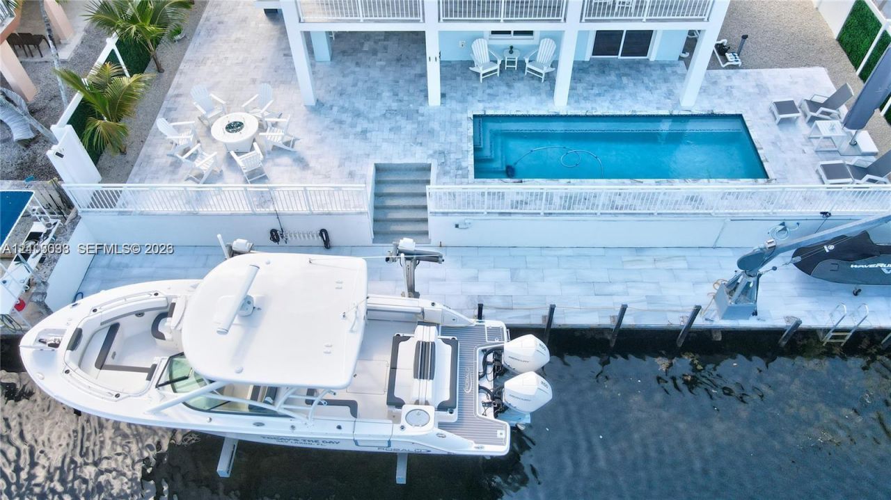 48 S Andros Rd , Key Largo, FL 33037 Photo