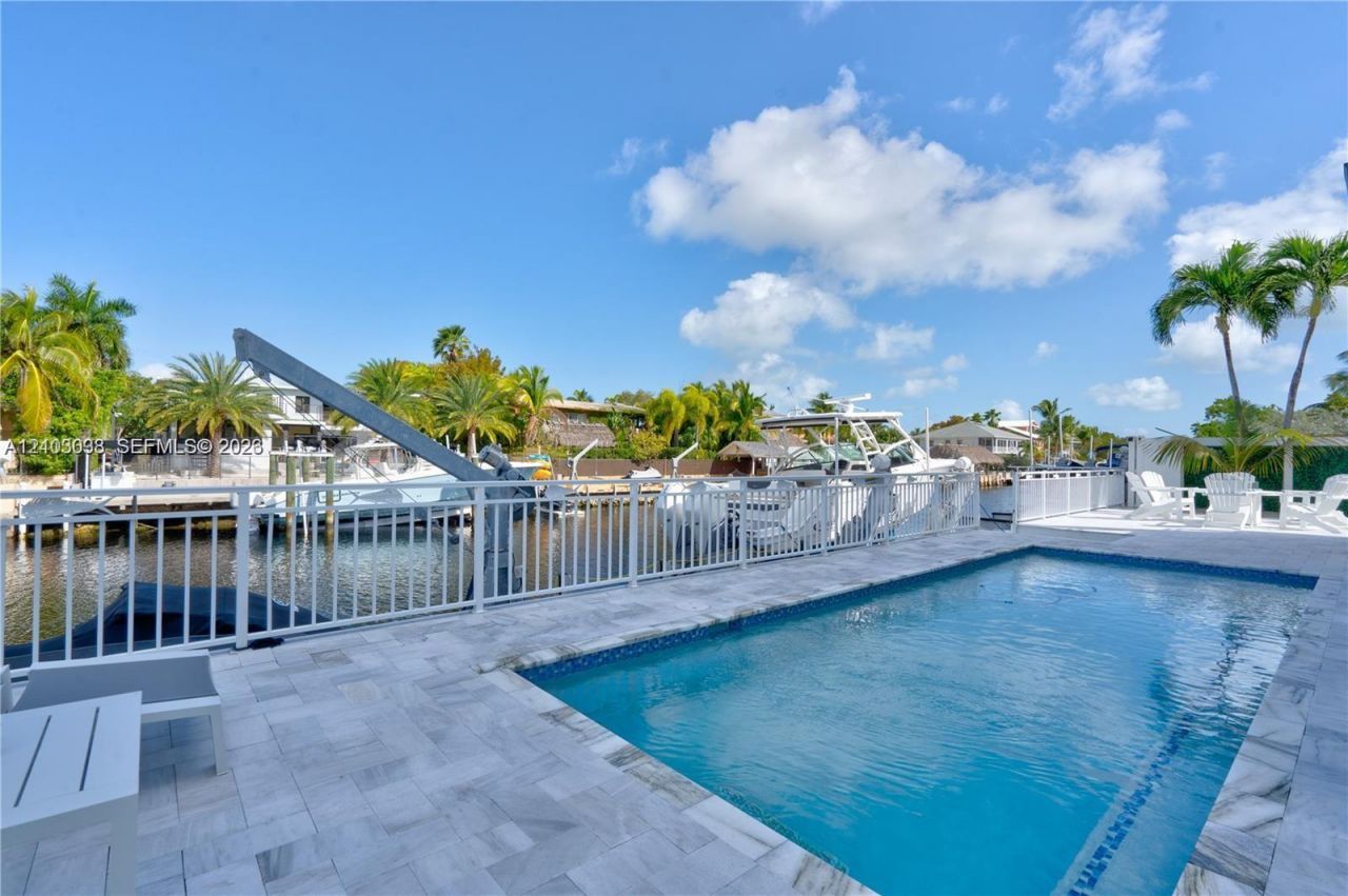 48 S Andros Rd , Key Largo, FL 33037 Photo