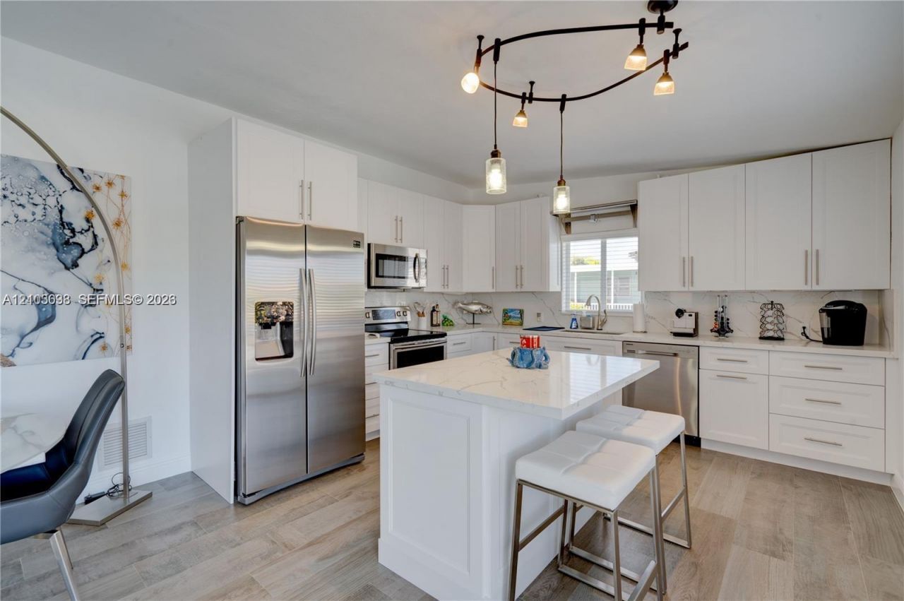 48 S Andros Rd , Key Largo, FL 33037 Photo