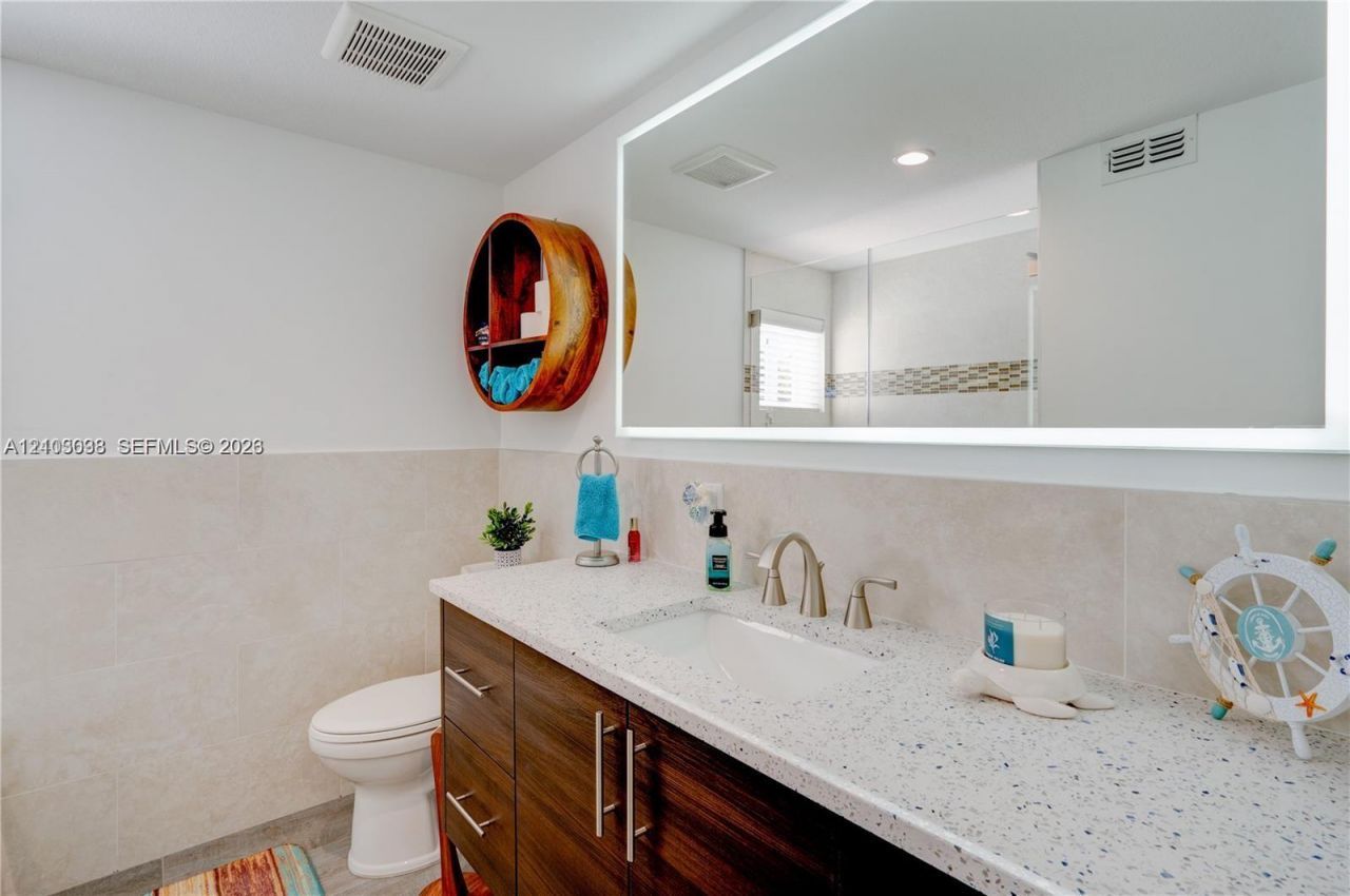 48 S Andros Rd , Key Largo, FL 33037 Photo