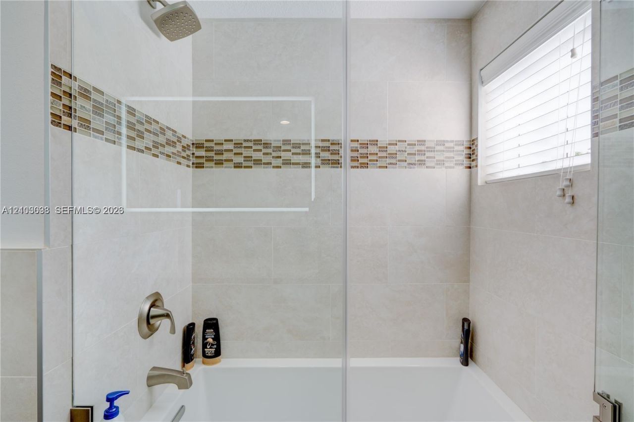 48 S Andros Rd , Key Largo, FL 33037 Photo