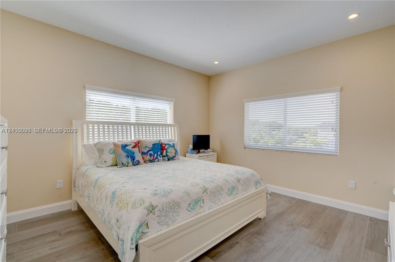 48 S Andros Rd , Key Largo, FL 33037 Photo