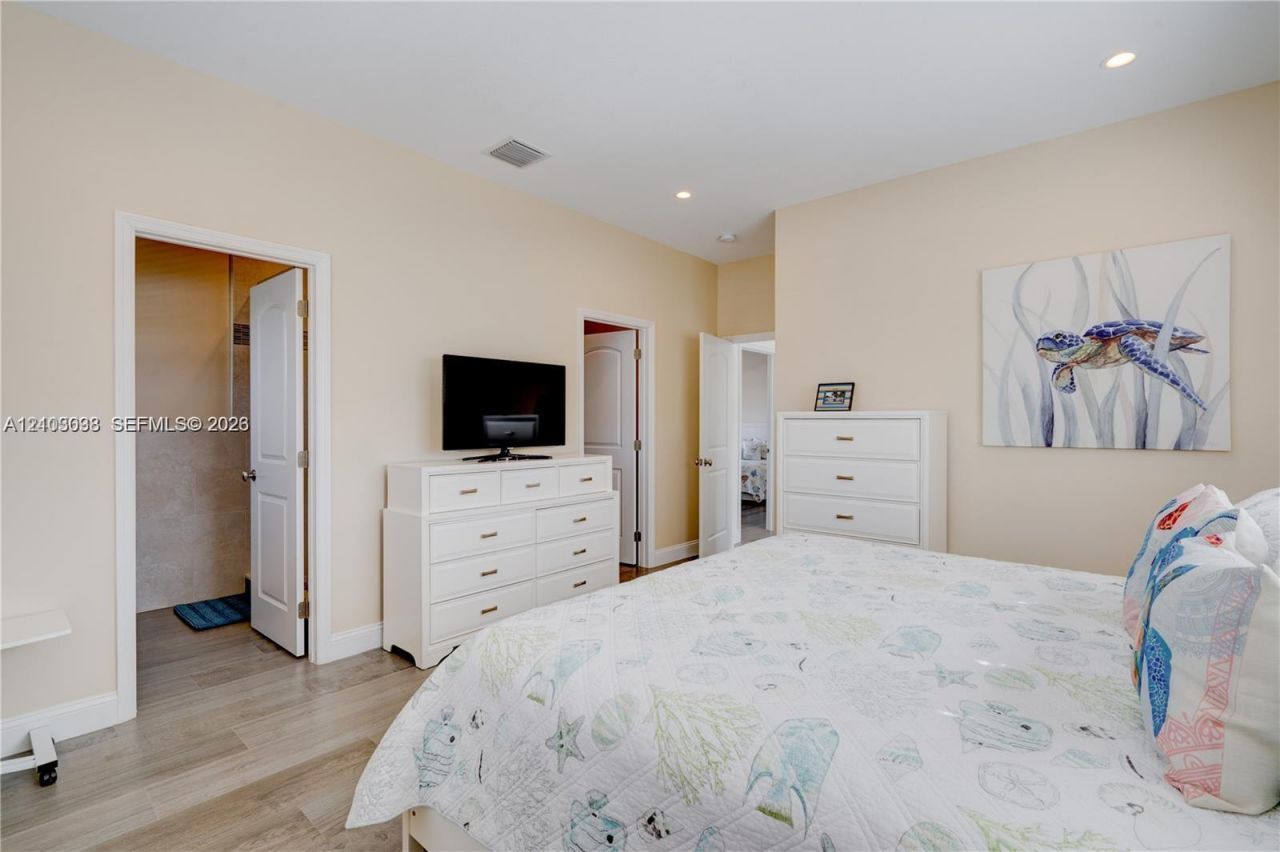 48 S Andros Rd , Key Largo, FL 33037 Photo