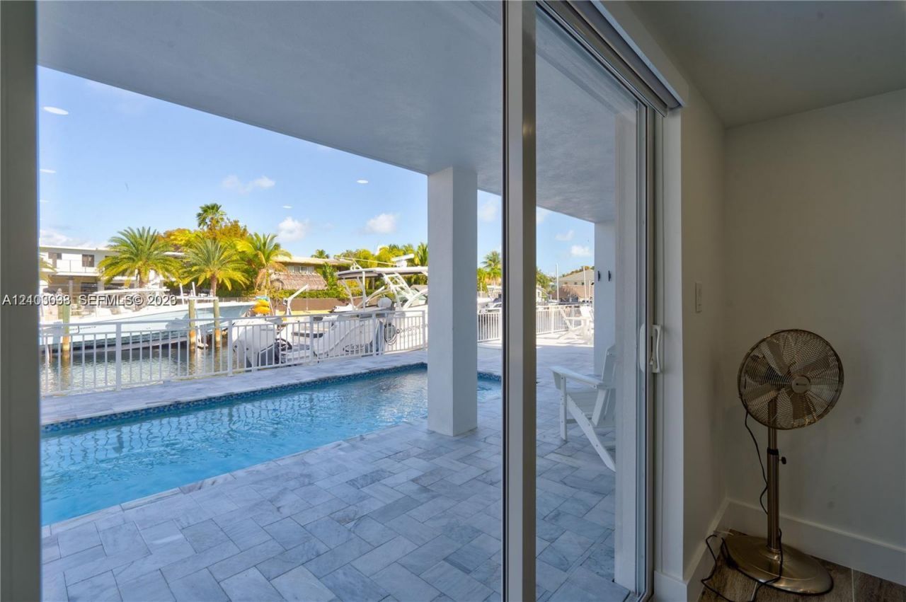 48 S Andros Rd , Key Largo, FL 33037 Photo