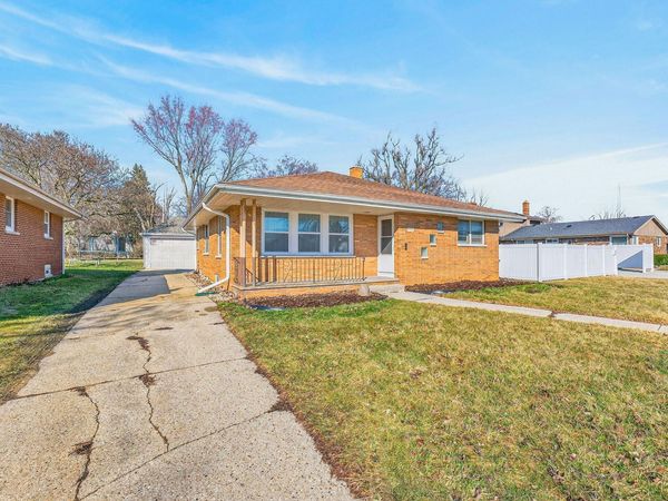 5402 39th Ave, Kenosha, WI 53144